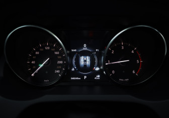 Подержанный автомобиль Land Rover Range Rover Evoque 2017 года (14 фото)