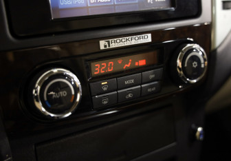 Подержанный автомобиль Mitsubishi Pajero 2019 года (18 фото)