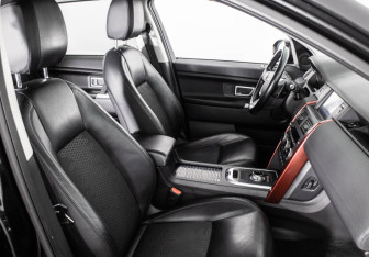 Подержанный автомобиль Land Rover Discovery Sport 2016 года (14 фото)