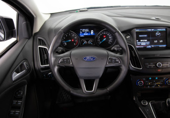 Подержанный автомобиль Ford Focus Wagon 2016 года (10 фото)