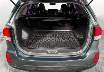 Подержанный автомобиль Kia Sorento 2013 года (18 фото)