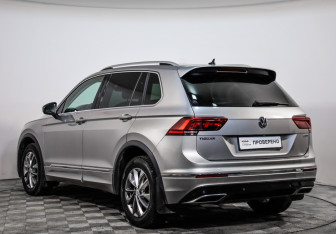 Подержанный автомобиль Volkswagen Tiguan 2019 года (7 фото)