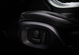 Подержанный автомобиль Land Rover Range Rover Sport 2016 года (25 фото)