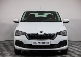 Подержанный автомобиль Skoda Rapid Liftback 2021 года (2 фото)
