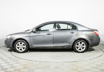 Подержанный автомобиль Geely Emgrand EC7 Sedan 2013 года (8 фото)