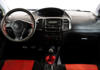 Подержанный автомобиль Geely MK Cross 2012 года (10 фото)