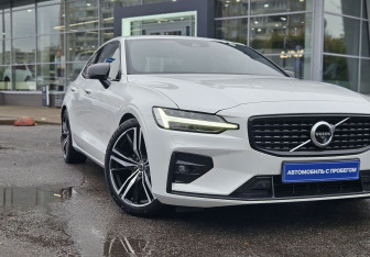 Подержанный автомобиль Volvo S60 2020 года (7 фото)