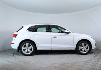 Подержанный автомобиль Audi Q5 2020 года (4 фото)