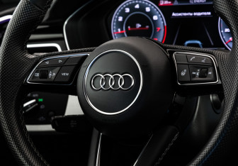 Подержанный автомобиль Audi A5 Liftback 2021 года (18 фото)