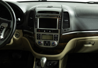 Подержанный автомобиль Hyundai Santa Fe 2011 года (14 фото)