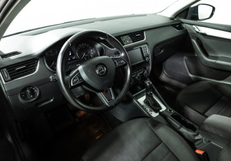 Подержанный автомобиль Skoda Octavia Liftback 2016 года (11 фото)