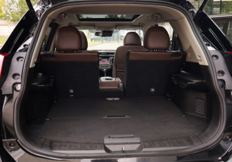 Подержанный автомобиль Nissan X-Trail 2021 года (31 фото)