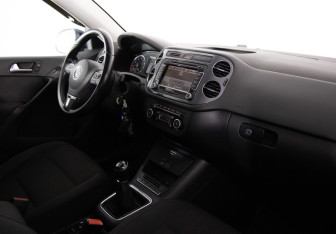Подержанный автомобиль Volkswagen Tiguan 2011 года (13 фото)
