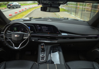 Подержанный автомобиль Cadillac Escalade Suv 2022 года (15 фото)