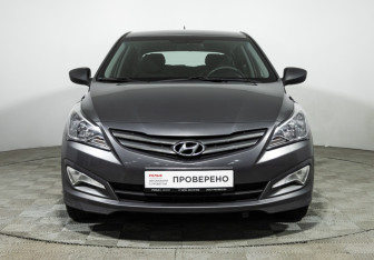 Подержанный автомобиль Hyundai Solaris Hatchback 2015 года (2 фото)