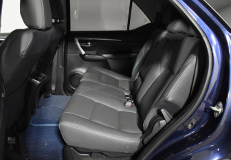Подержанный автомобиль Toyota Fortuner 2021 года (11 фото)