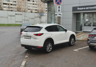 Подержанный автомобиль Mazda CX-5 2020 года (4 фото)