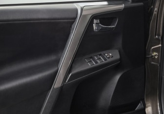 Подержанный автомобиль Toyota RAV4 2019 года (21 фото)