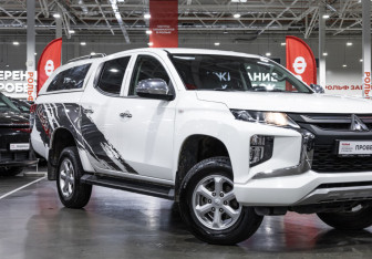 Подержанный автомобиль Mitsubishi L200 2022 года (6 фото)