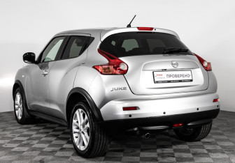 Подержанный автомобиль Nissan Juke 2012 года (7 фото)