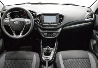 Подержанный автомобиль LADA (ВАЗ) Vesta Sedan 2015 года (14 фото)