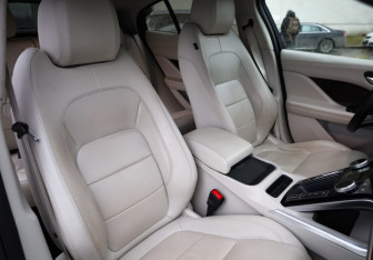 Подержанный автомобиль Jaguar I-Pace 2019 года (26 фото)