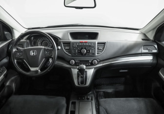 Подержанный автомобиль Honda CR-V 2013 года (10 фото)