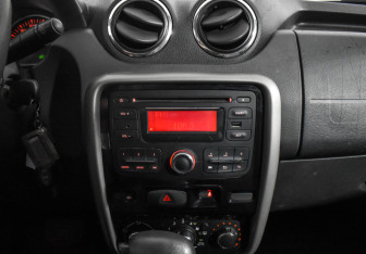 Подержанный автомобиль Renault Duster 2015 года (18 фото)