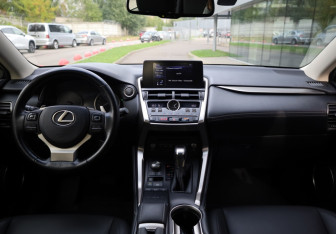 Подержанный автомобиль Lexus NX 2017 года (8 фото)