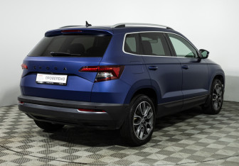 Подержанный автомобиль Skoda Karoq 2021 года (5 фото)