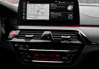 Подержанный автомобиль BMW M5 Sedan 2020 года (18 фото)