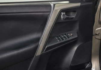 Подержанный автомобиль Toyota RAV4 2013 года (22 фото)