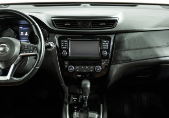 Подержанный автомобиль Nissan X-Trail 2018 года (14 фото)