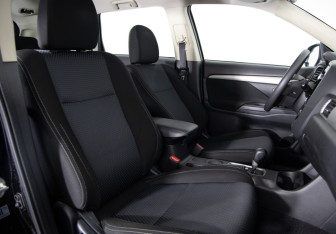 Подержанный автомобиль Mitsubishi Outlander 2016 года (11 фото)