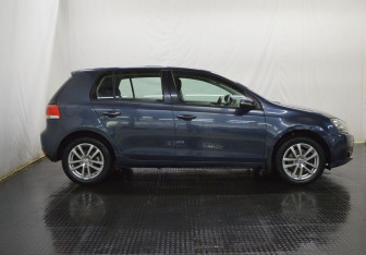 Подержанный автомобиль Volkswagen Golf Hatchback 2012 года (4 фото)