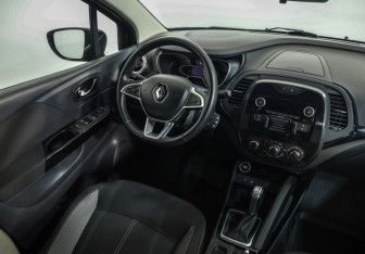 Подержанный автомобиль Renault Kaptur 2021 года (8 фото)