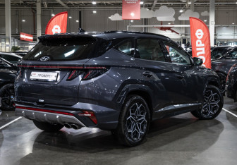 Подержанный автомобиль Hyundai Tucson 2022 года (6 фото)