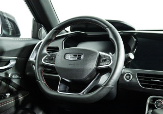 Подержанный автомобиль Geely Tugella 2023 года (27 фото)