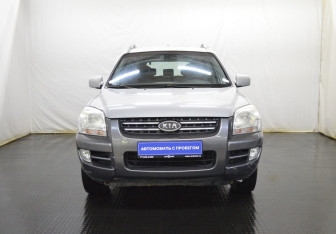 Подержанный автомобиль Kia Sportage 2007 года (2 фото)