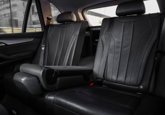 Подержанный автомобиль BMW X5 2017 года (28 фото)