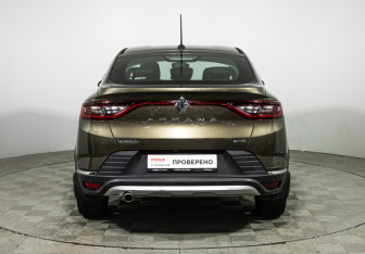 Подержанный автомобиль Renault Arkana 2019 года (6 фото)