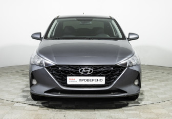 Подержанный автомобиль Hyundai Solaris Sedan 2021 года (2 фото)