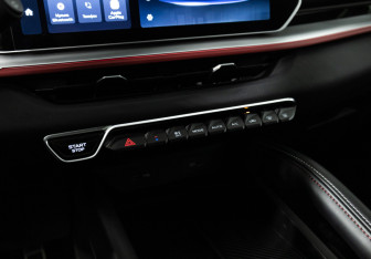 Подержанный автомобиль Geely Coolray 2023 года (21 фото)