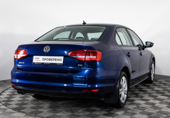 Подержанный автомобиль Volkswagen Jetta Sedan 2015 года (5 фото)