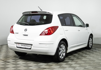 Подержанный автомобиль Nissan Tiida Hatchback 2013 года (5 фото)