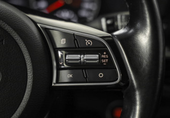 Подержанный автомобиль Kia Cerato Sedan 2019 года (12 фото)