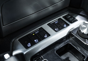 Подержанный автомобиль Toyota Land Cruiser Suv 2018 года (25 фото)