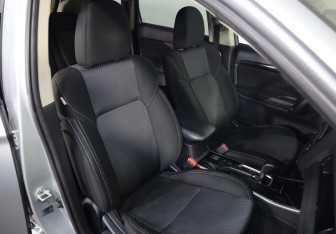 Подержанный автомобиль Mitsubishi Outlander 2019 года (20 фото)