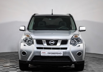Подержанный автомобиль Nissan X-Trail 2013 года (2 фото)