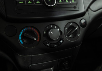 Подержанный автомобиль Chevrolet Aveo Sedan 2007 года (15 фото)